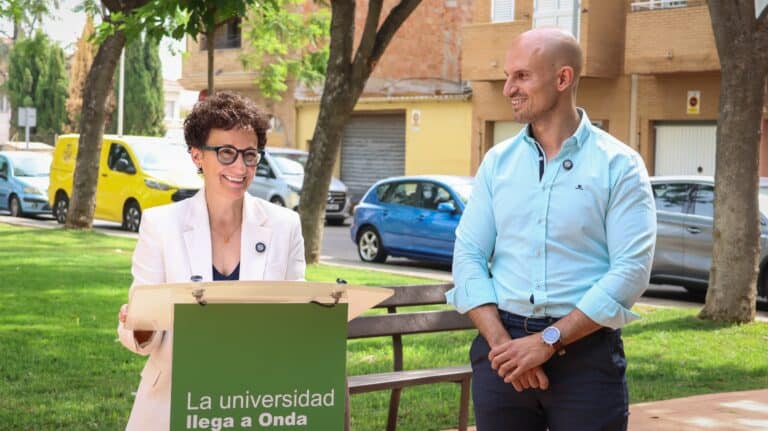 Carmina Ballester y Alejandro Ribes presentan la nueva sede de la UNED en Onda con 10 grados universitarios